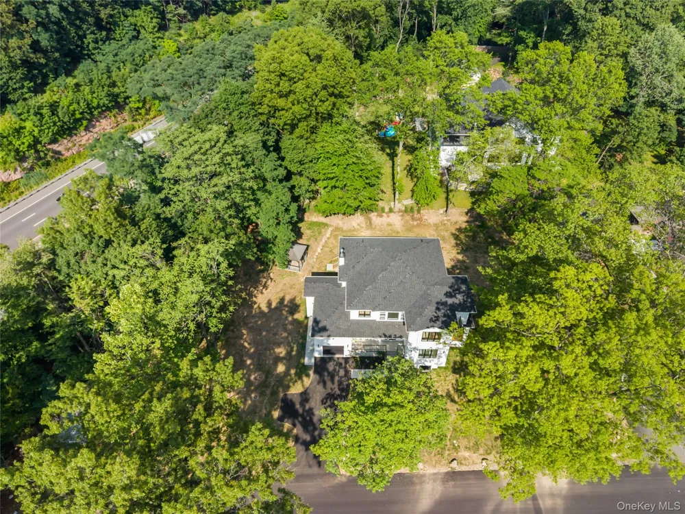 189 Quackenbush Lane Monsey, NY 10952