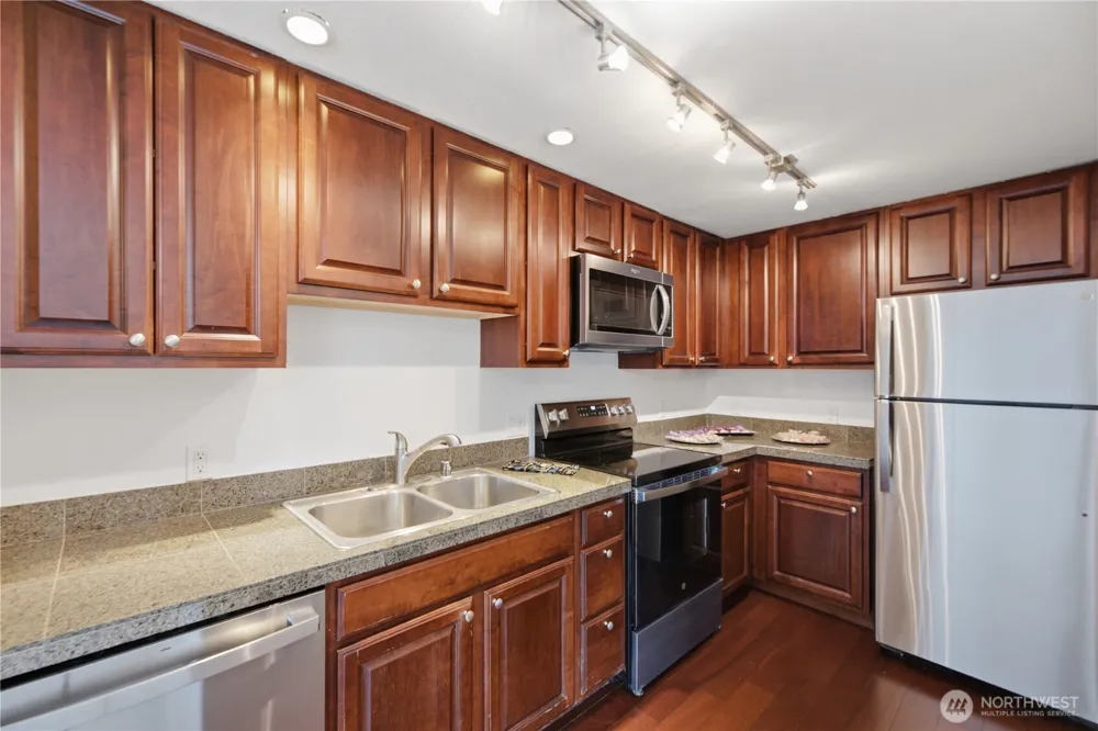 14300 32nd Avenue NE #410 Seattle, WA 98125