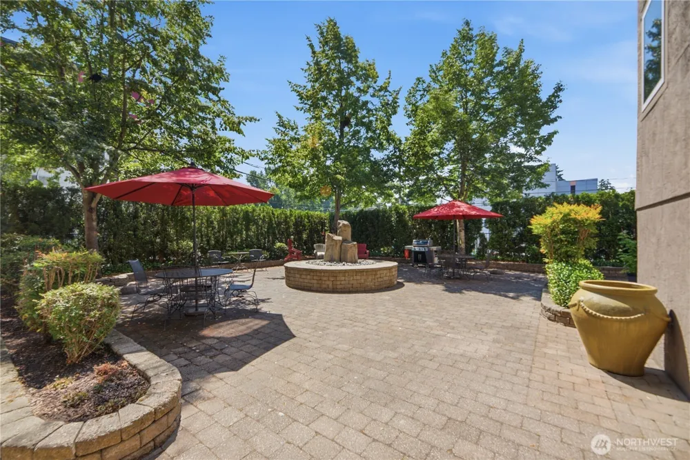 14300 32nd Avenue NE #410 Seattle, WA 98125