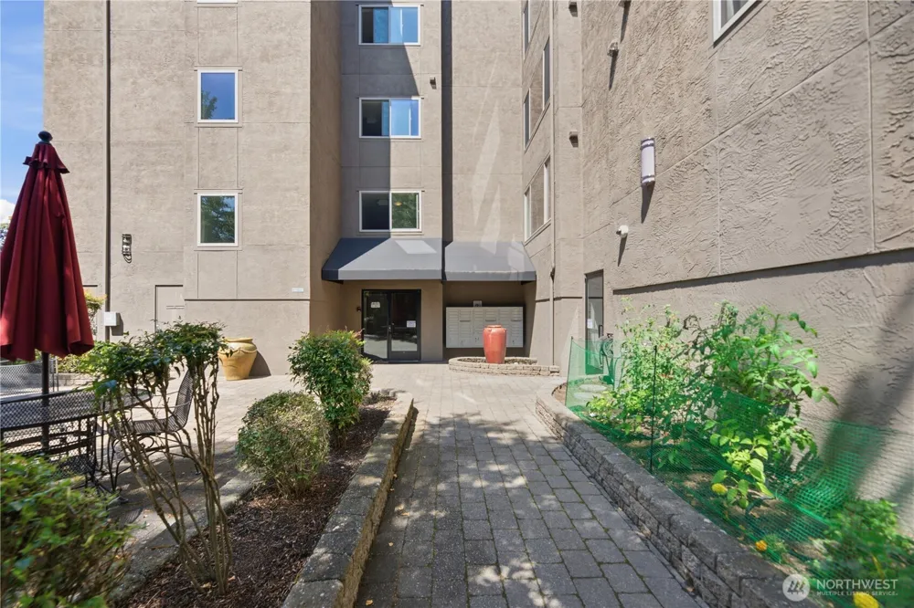 14300 32nd Avenue NE #410 Seattle, WA 98125