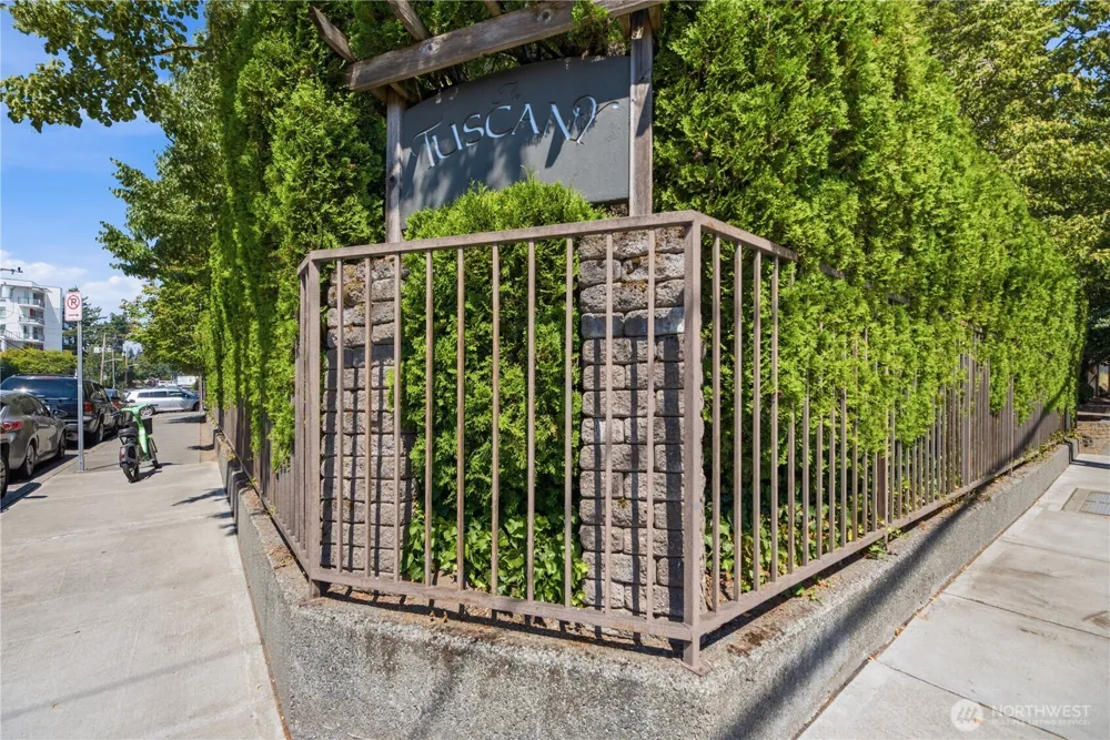 14300 32nd Avenue NE #410 Seattle, WA 98125