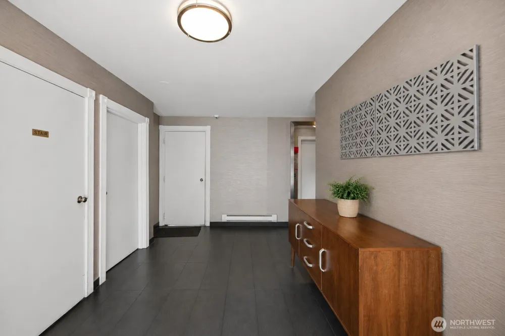 14300 32nd Avenue NE #410 Seattle, WA 98125