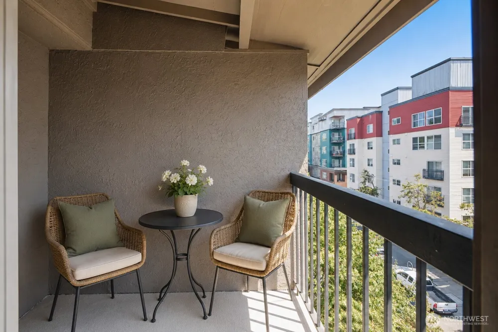 14300 32nd Avenue NE #410 Seattle, WA 98125