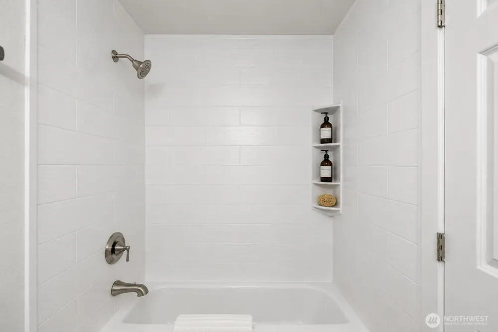 14300 32nd Avenue NE #410 Seattle, WA 98125