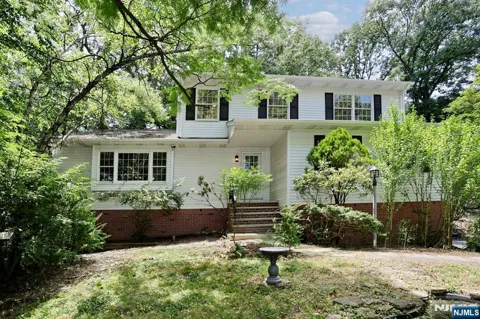 33 Hillside Avenue