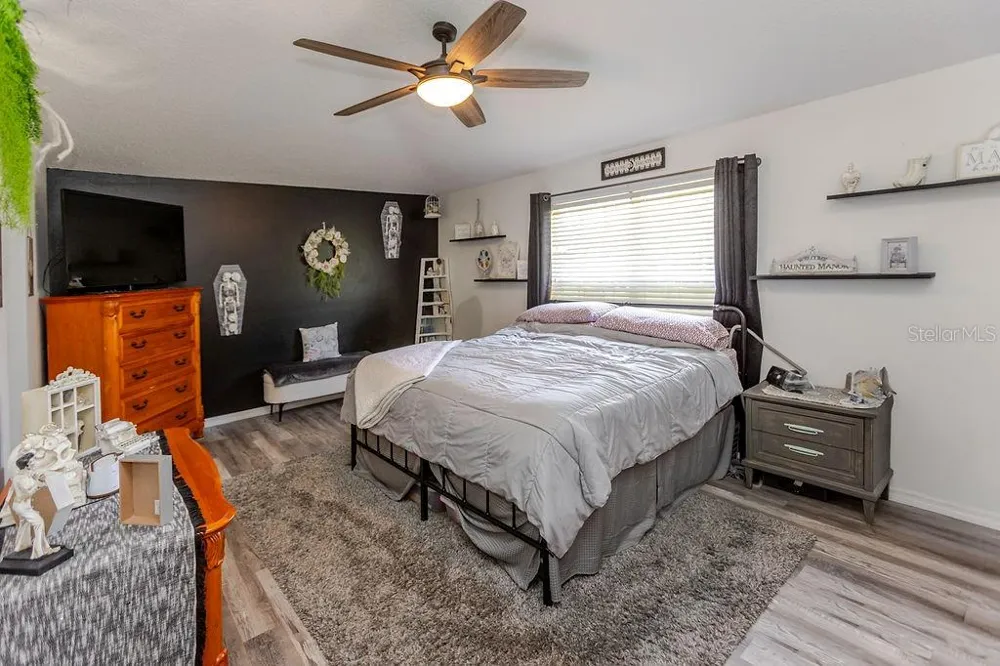11083 MAYBIRD AVENUE Weeki Wachee, FL 34613