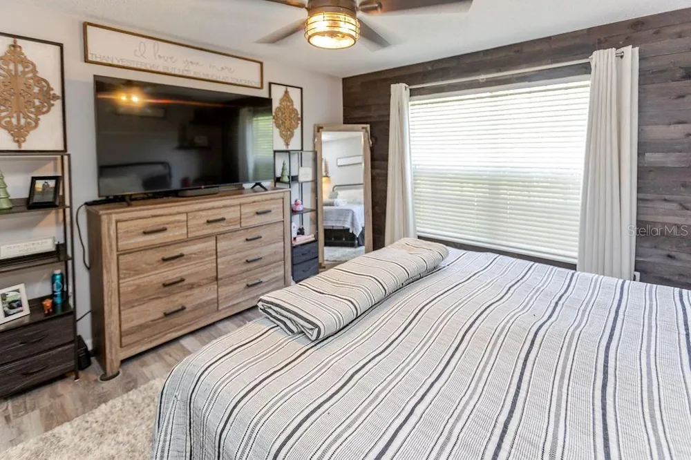 11083 MAYBIRD AVENUE Weeki Wachee, FL 34613
