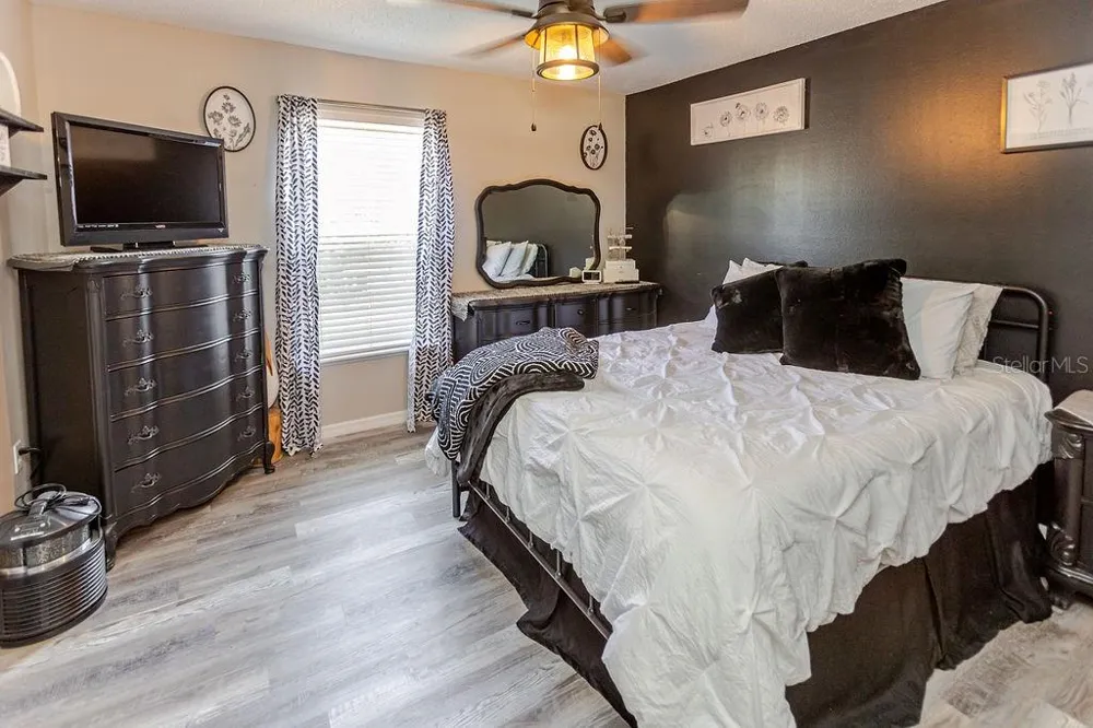 11083 MAYBIRD AVENUE Weeki Wachee, FL 34613