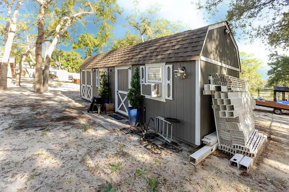 11083 MAYBIRD AVENUE Weeki Wachee, FL 34613