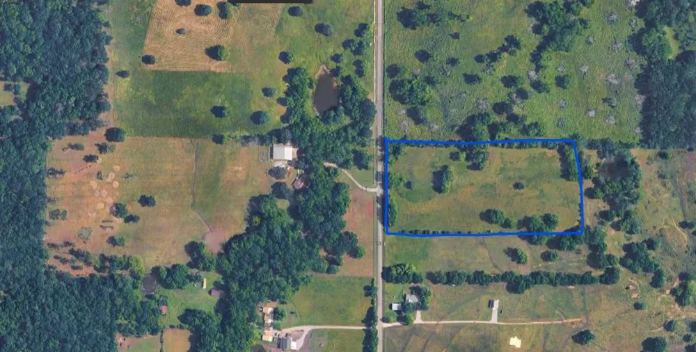 E 320 ROAD Chouteau, OK 74337