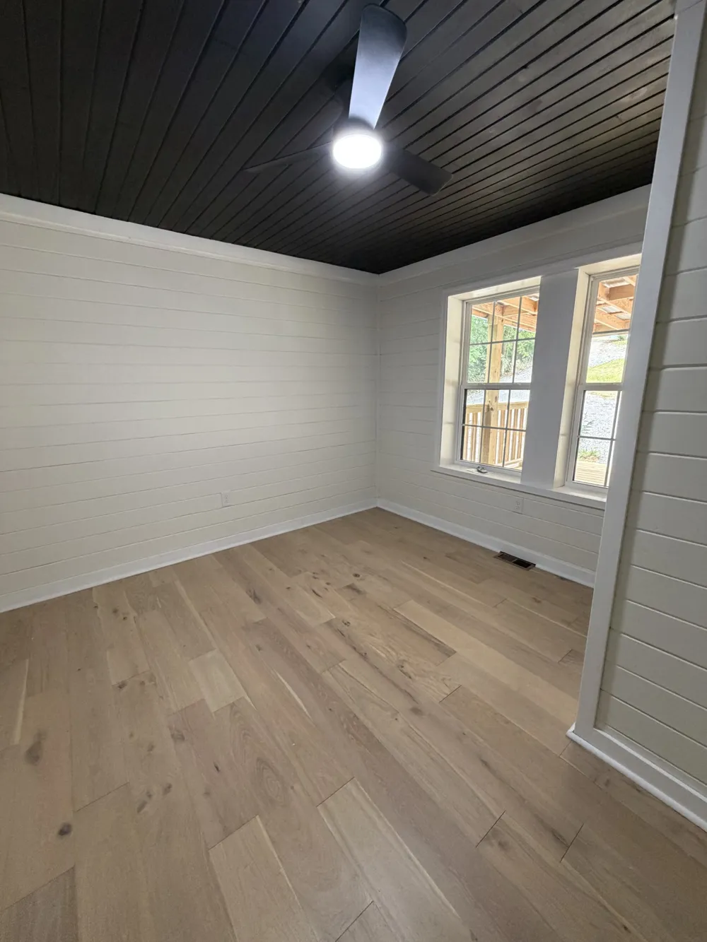 267 Collins River Dr Rock Island, TN 38581