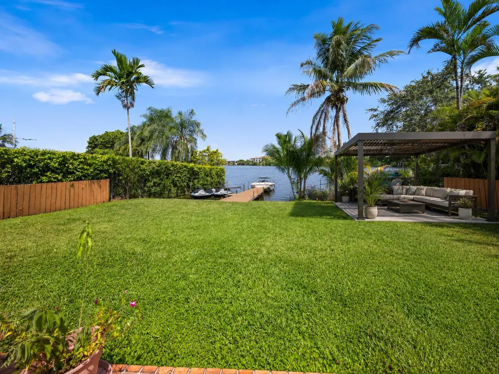 1110 SW 97TH AVENUE Miami, FL 33174