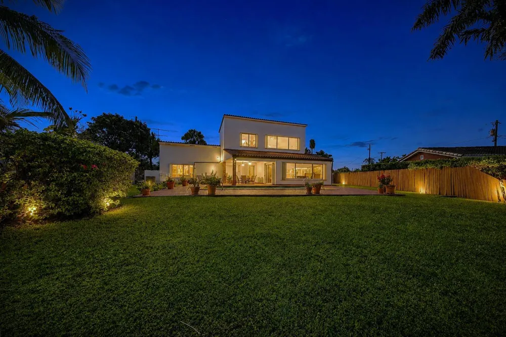 1110 SW 97TH AVENUE Miami, FL 33174