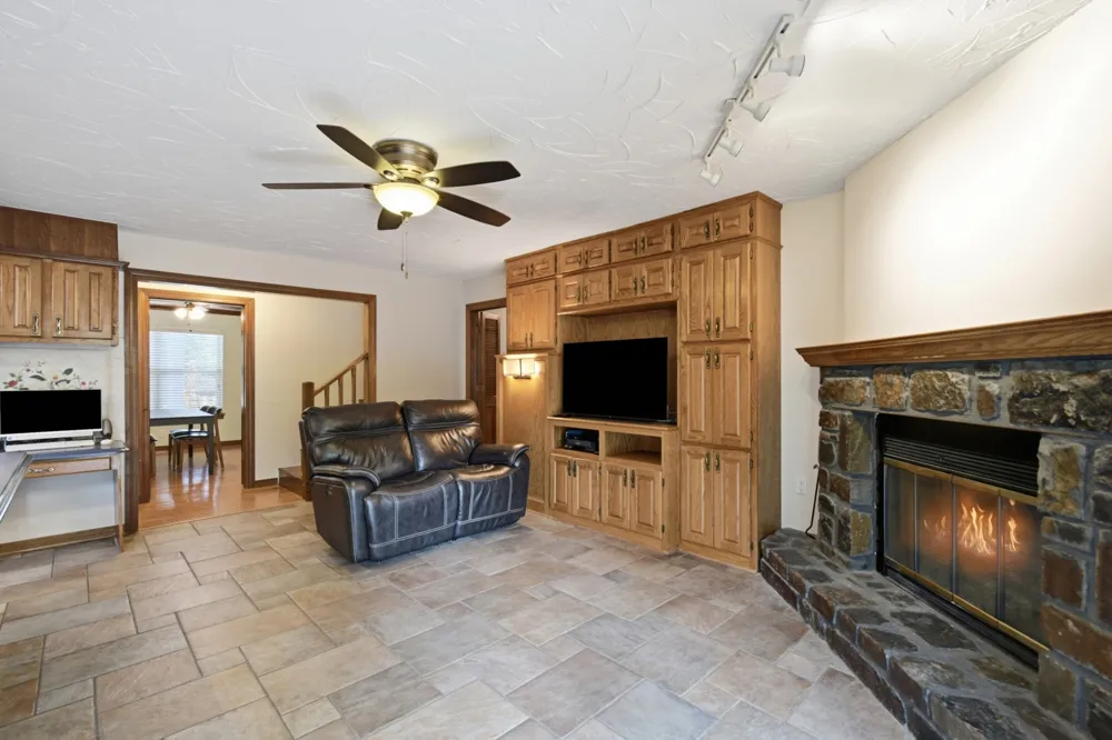 8717 S College Place Tulsa, OK 74137