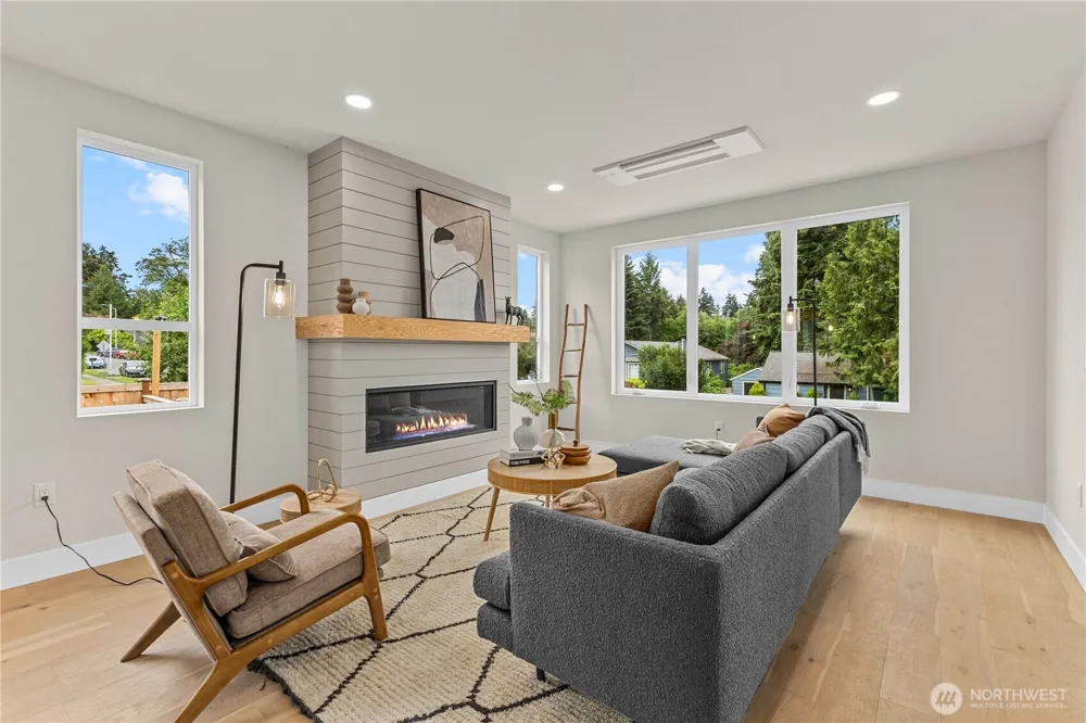 11709 Roosevelt Way NE Seattle, WA 98125