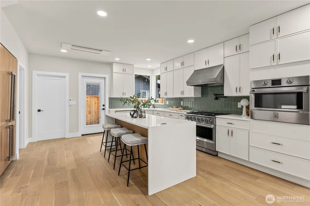 11709 Roosevelt Way NE Seattle, WA 98125