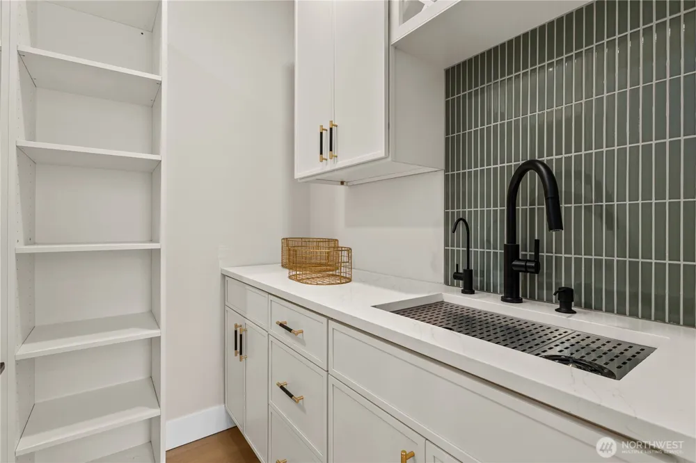 11709 Roosevelt Way NE Seattle, WA 98125