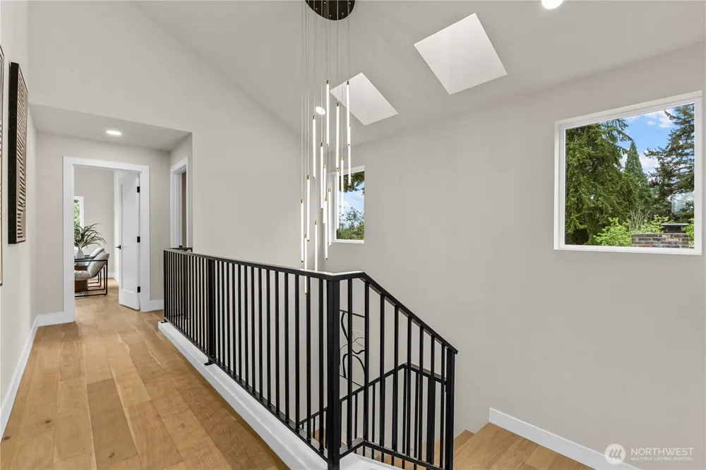 11709 Roosevelt Way NE Seattle, WA 98125
