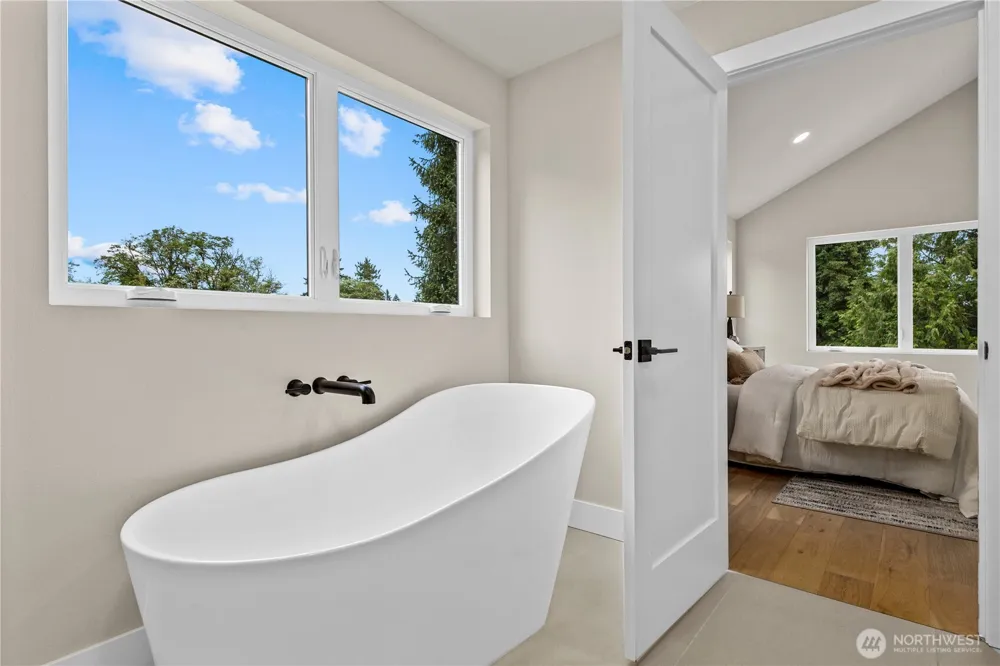 11709 Roosevelt Way NE Seattle, WA 98125