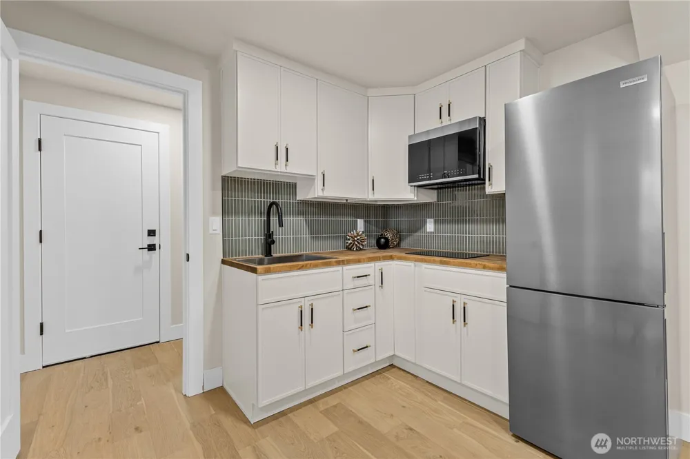 11709 Roosevelt Way NE Seattle, WA 98125