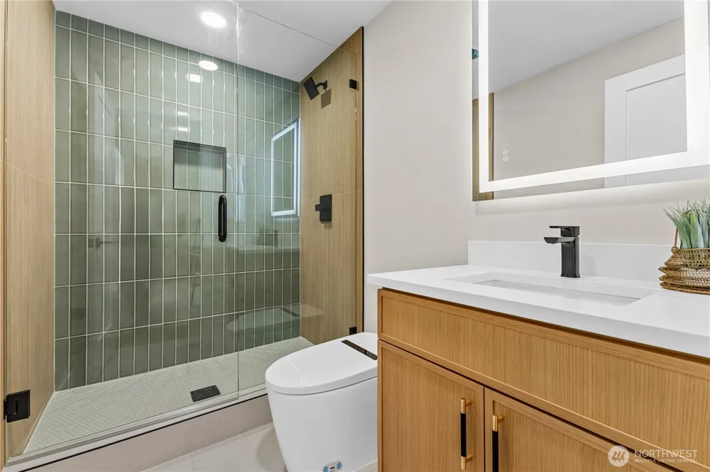 11709 Roosevelt Way NE Seattle, WA 98125