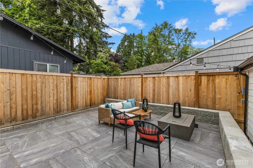 11709 Roosevelt Way NE Seattle, WA 98125