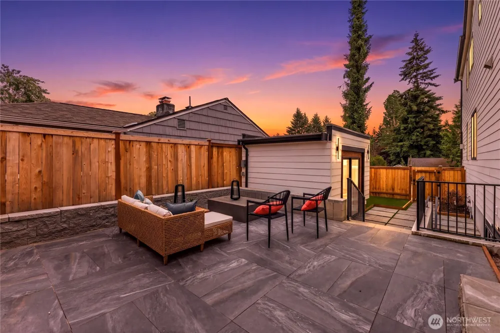 11709 Roosevelt Way NE Seattle, WA 98125