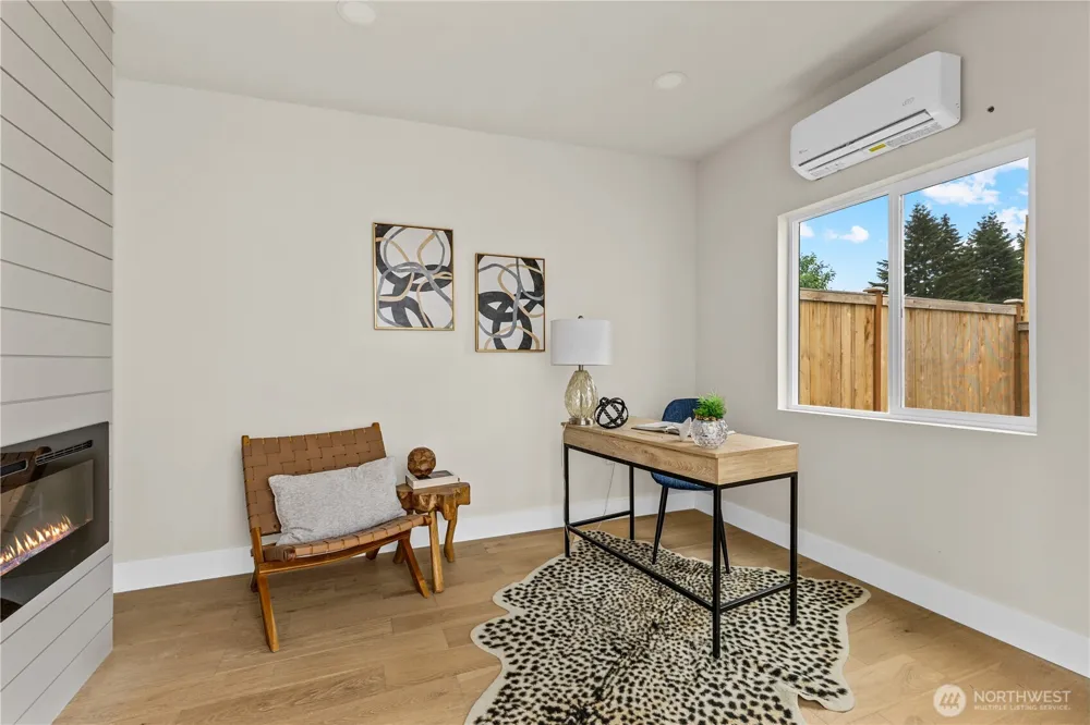 11709 Roosevelt Way NE Seattle, WA 98125