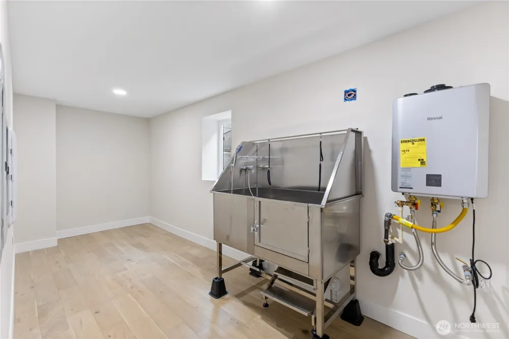 11709 Roosevelt Way NE Seattle, WA 98125