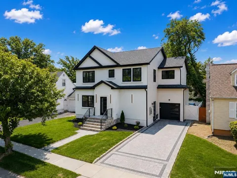 584 Plymouth Road