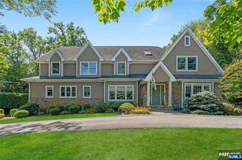 7 Deerhill Drive