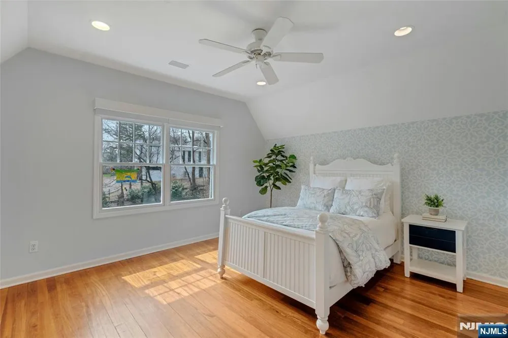 7 Deerhill Drive Ho-Ho-Kus, NJ 07423