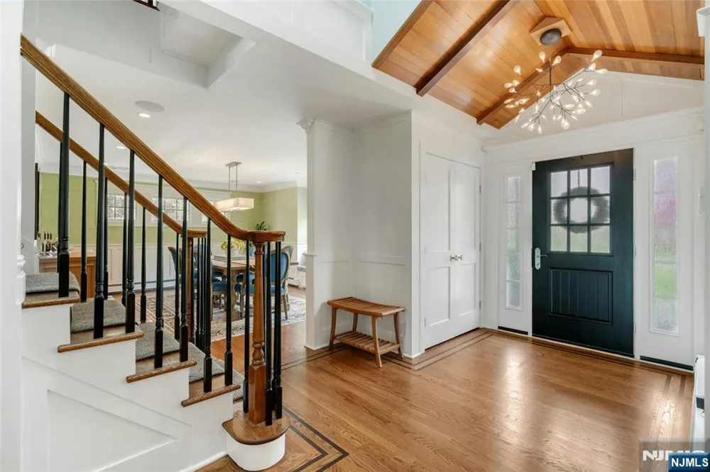 7 Deerhill Drive Ho-Ho-Kus, NJ 07423