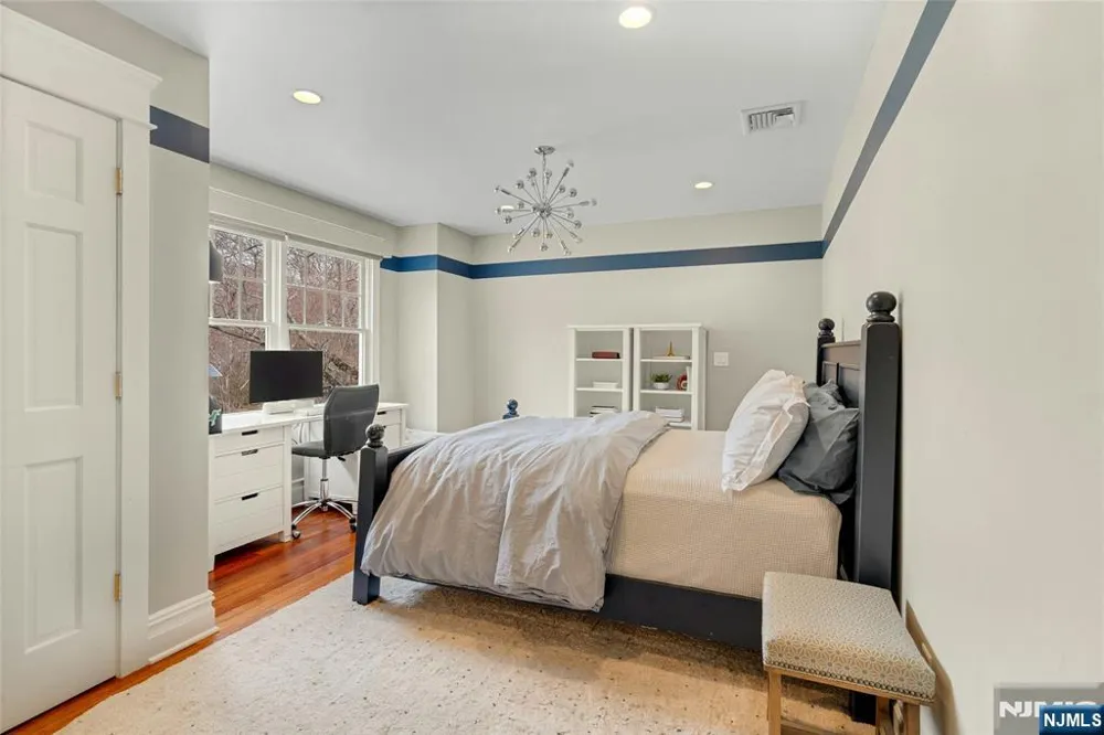 7 Deerhill Drive Ho-Ho-Kus, NJ 07423