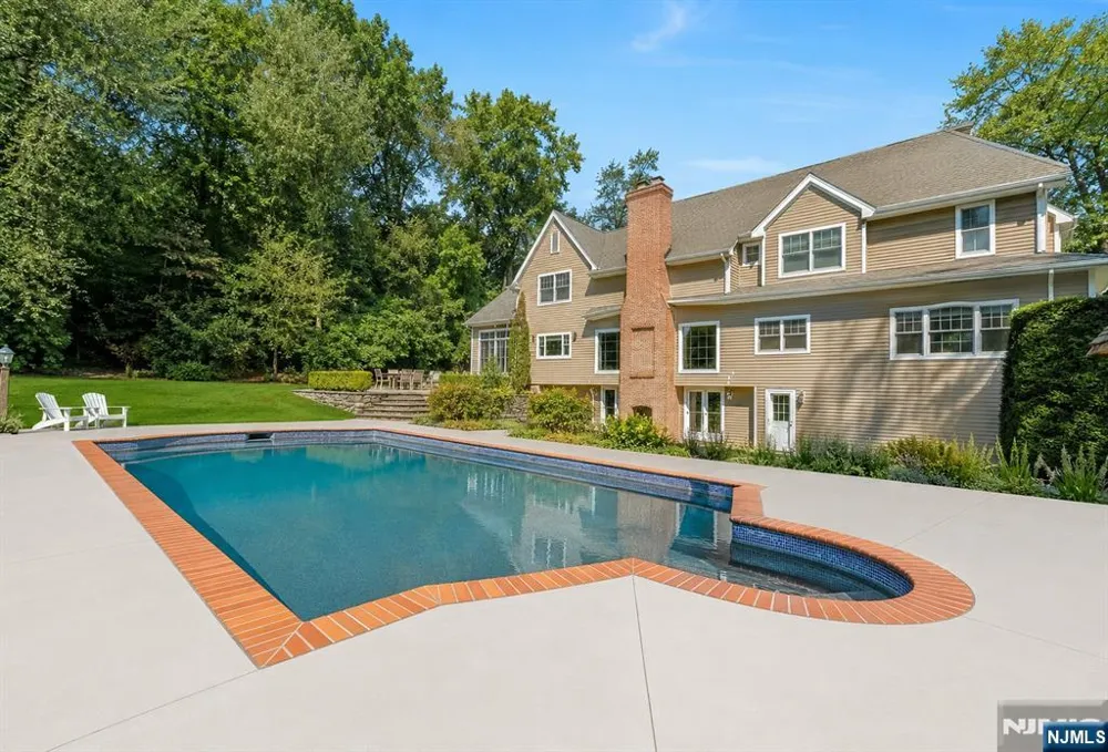 7 Deerhill Drive Ho-Ho-Kus, NJ 07423