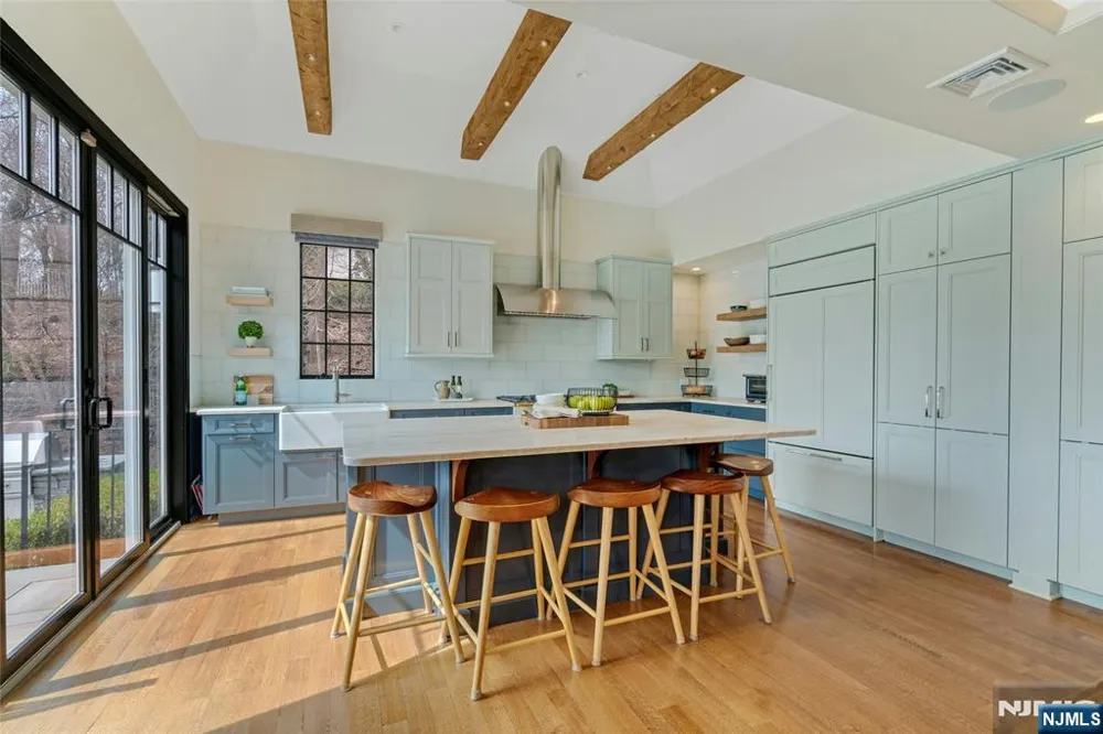 7 Deerhill Drive Ho-Ho-Kus, NJ 07423