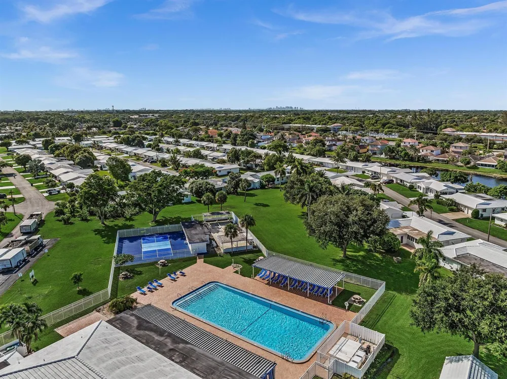 7500 NW 73rd Avenue Tamarac, FL 33321