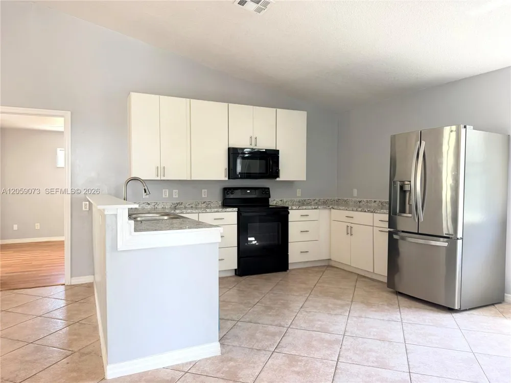 430 SW 14th Pl SW Vero Beach, FL 32962