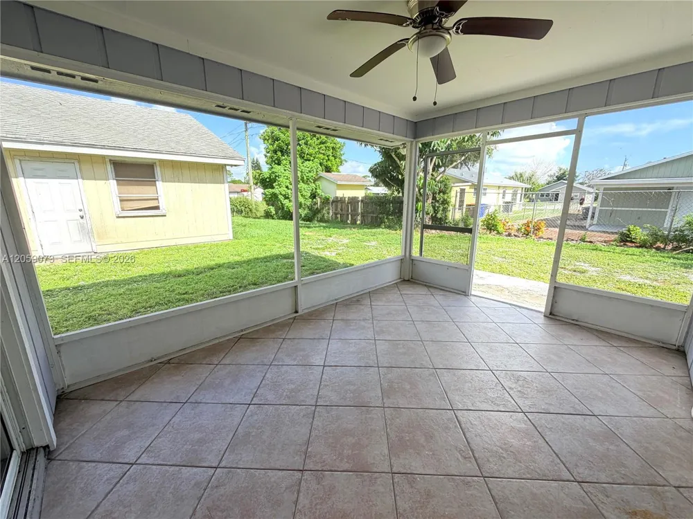 430 SW 14th Pl SW Vero Beach, FL 32962