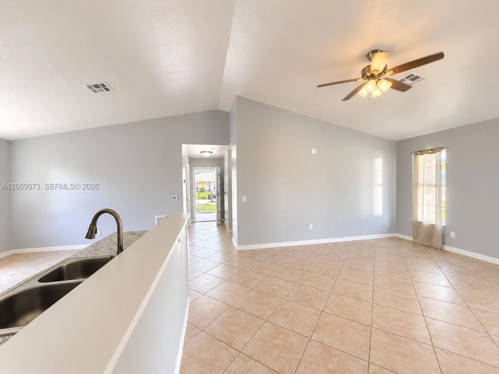 430 SW 14th Pl SW Vero Beach, FL 32962