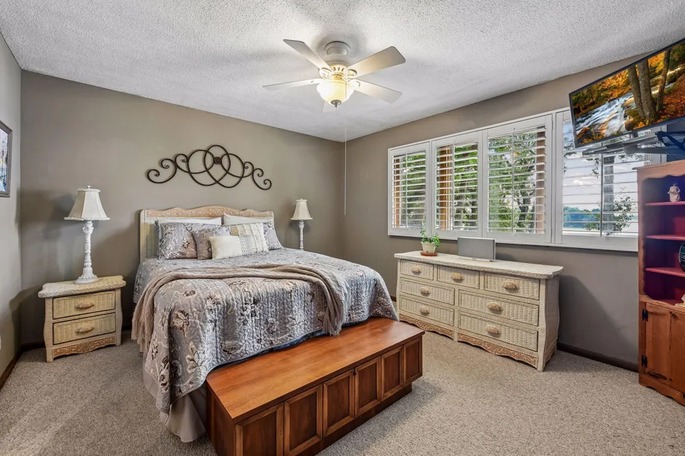 24150 E Cedar Lake Drive New Prague, MN 56071