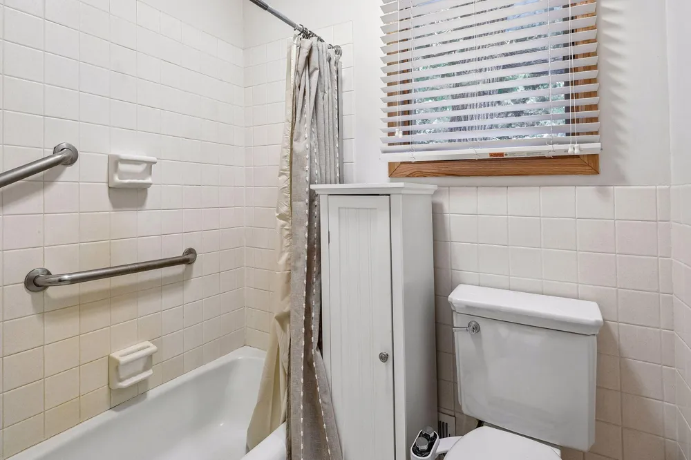 24150 E Cedar Lake Drive New Prague, MN 56071