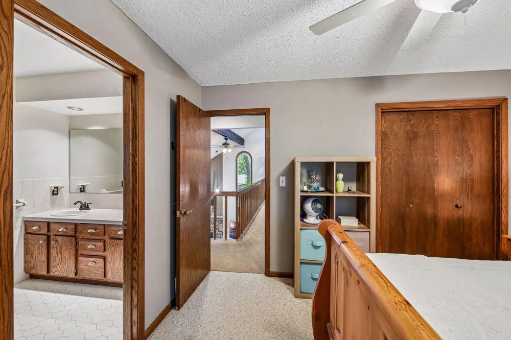 24150 E Cedar Lake Drive New Prague, MN 56071