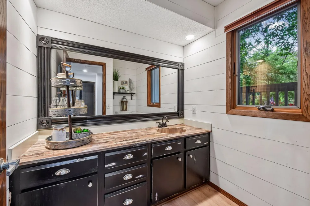 24150 E Cedar Lake Drive New Prague, MN 56071