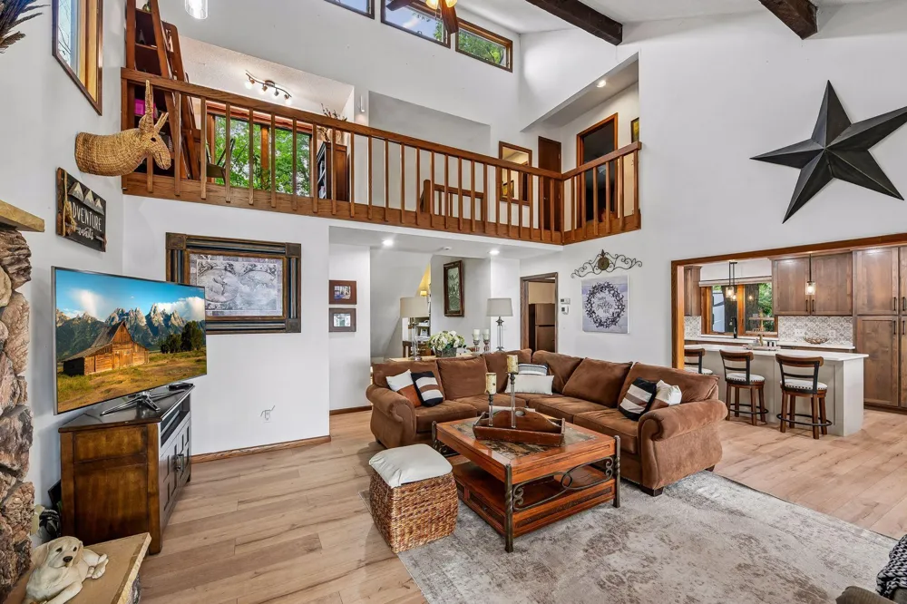 24150 E Cedar Lake Drive New Prague, MN 56071
