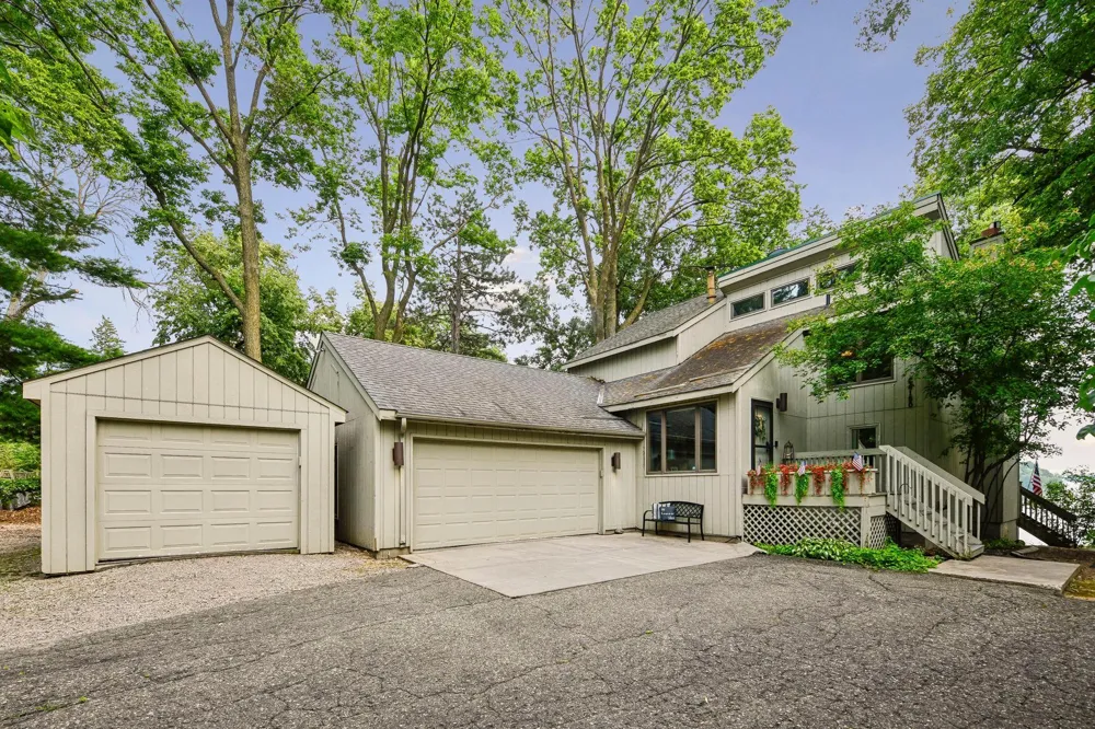 24150 E Cedar Lake Drive New Prague, MN 56071
