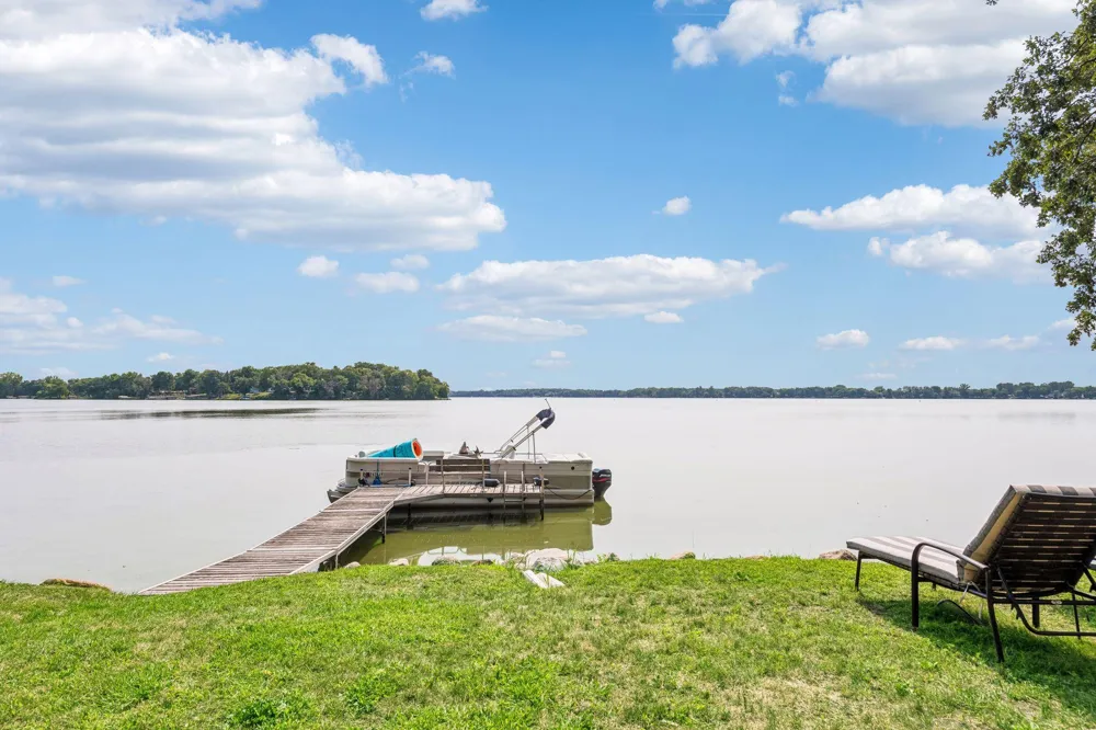 24150 E Cedar Lake Drive New Prague, MN 56071