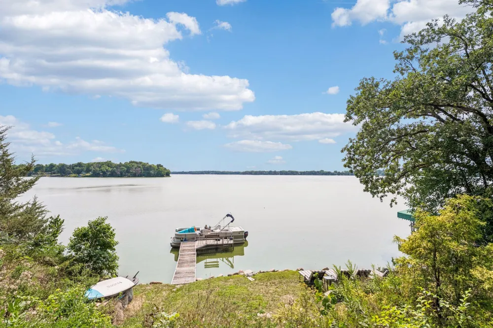 24150 E Cedar Lake Drive New Prague, MN 56071