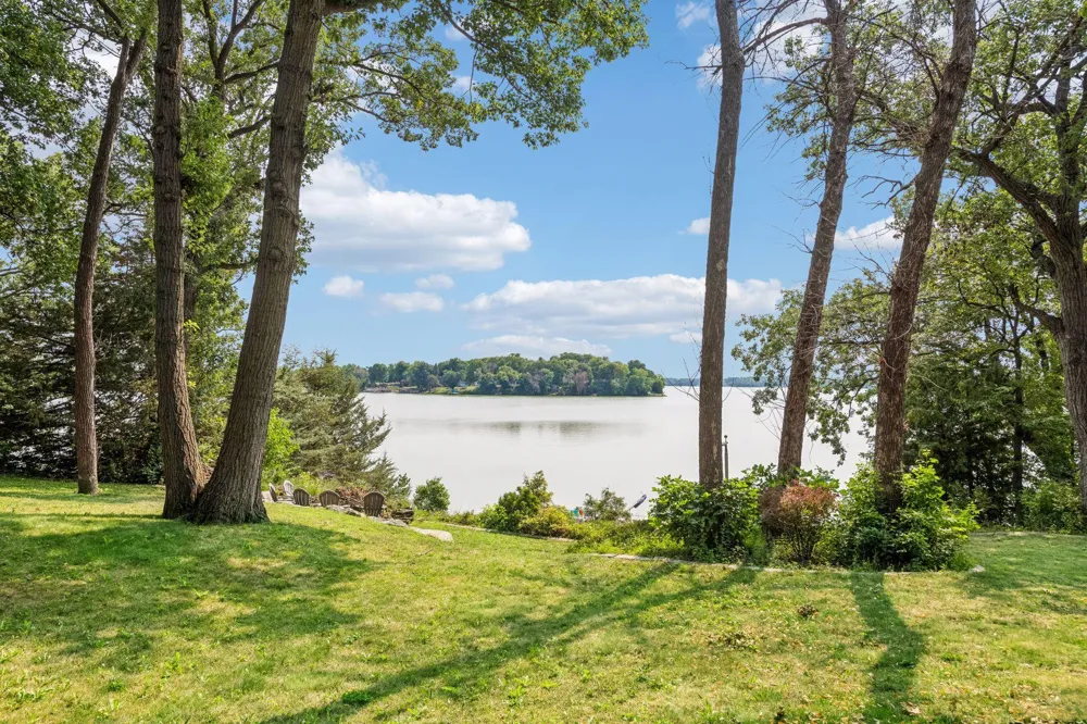24150 E Cedar Lake Drive New Prague, MN 56071