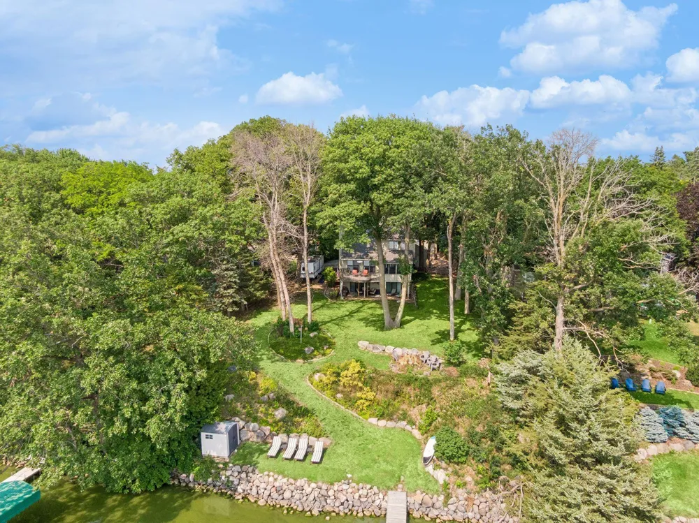 24150 E Cedar Lake Drive New Prague, MN 56071